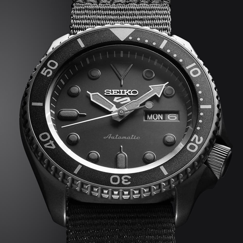 Seiko 5 Sports All Black